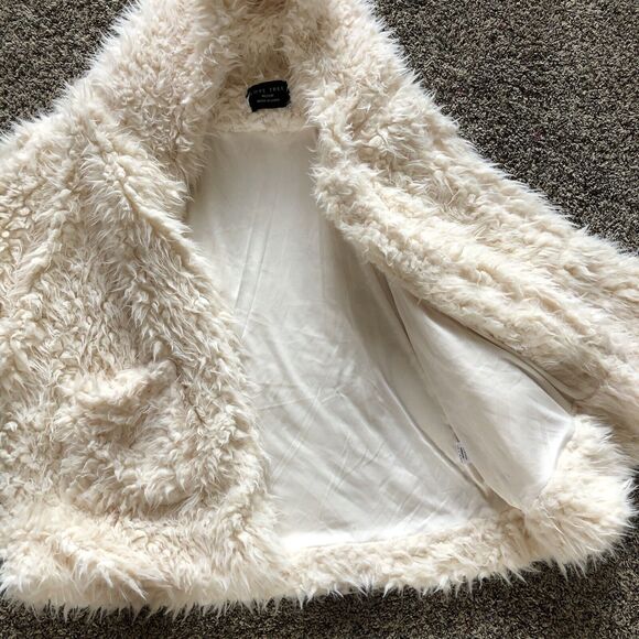 Love Tree Women's Juniors‎ Soft Faux Fur Cropped Hooded Coat Size M - Picture 3 of 6